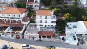 Apartments Peronja Jelsa Seafront